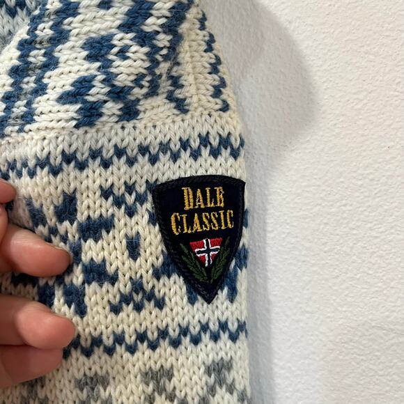 Dale of Norway Wool Sweater L Snowflake Nordic Cardigan Silver Clasps Vintage - Picture 6 of 9